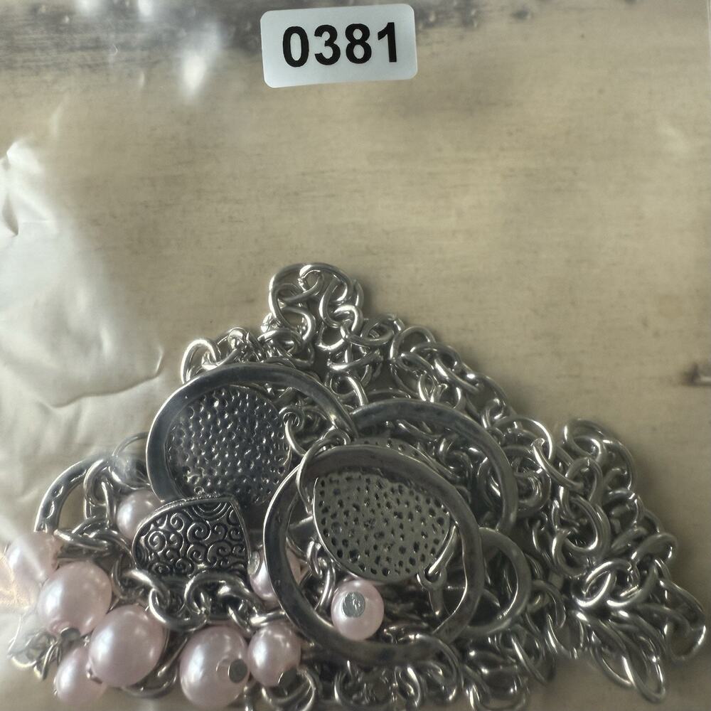 Silver Tone Necklace Faux Pink Pearl Heart Charm Long‎ 40” + 3” Extender - Picture 10 of 10